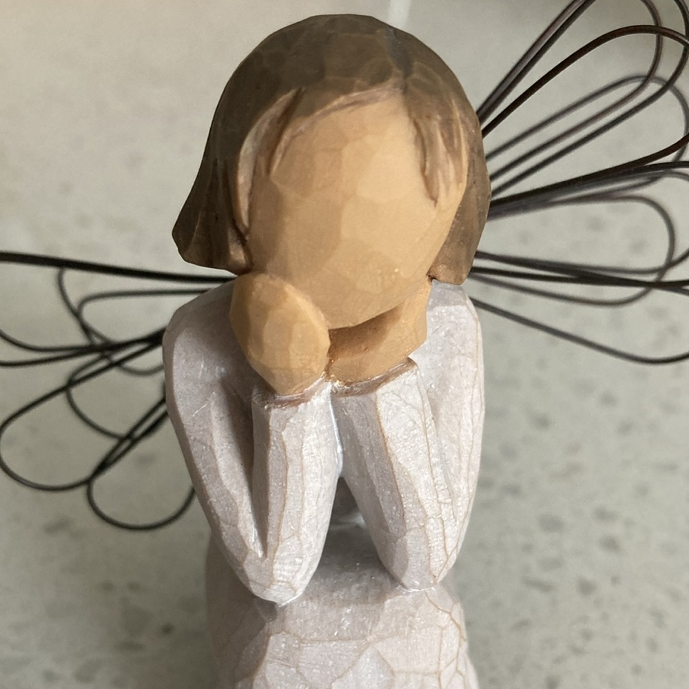 Vintage Willow Tree Angel of Caring 2001 - Picture 3 of 7